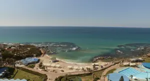 תצפית פנורמית לים התיכון מאולם האירועים Sky בקומה ה-22 של מלון ריזורט חדרה