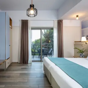 דלאקס בלקוני