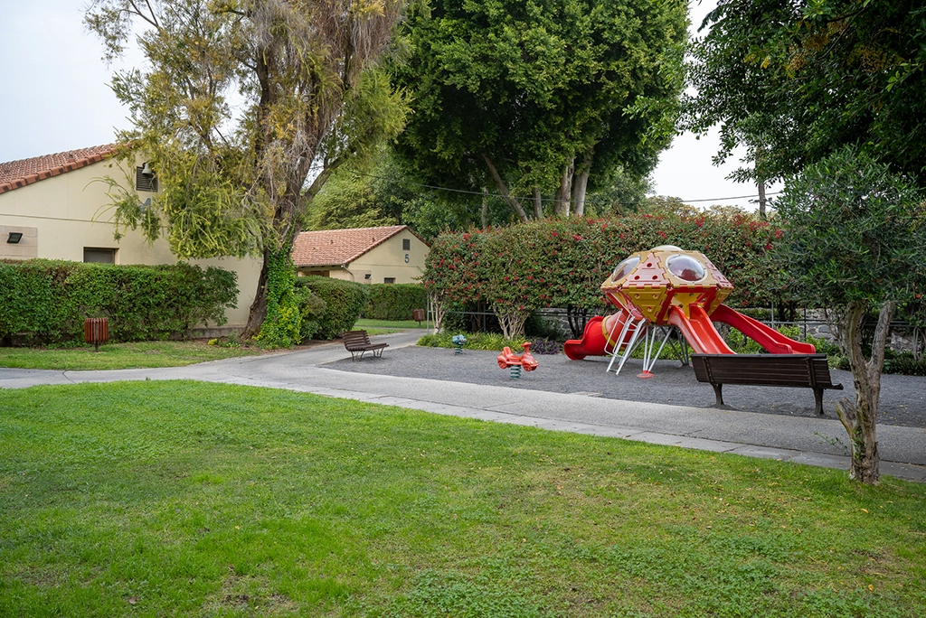 מתקני משחק במלון ג'ייקוב אוהלו כנרת